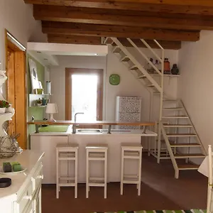 https://dentro-le-mura-catania.taorminaitalyhotels.com